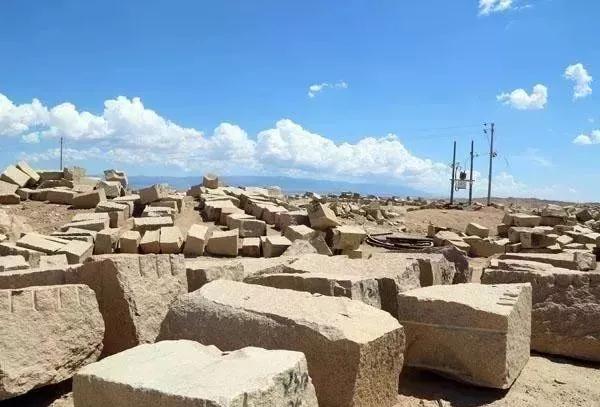 (新疆卡拉麥里金產地)奇臺縣石材行業捐贈50余萬元助力抗擊疫情