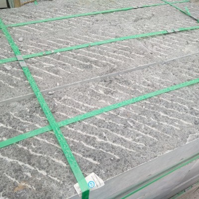 手鑿面青石板廠家-粗鑿面青石板加工廠-斧鑿面青石板生產廠家