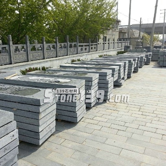 山東臨沂臨沭縣（“東盤青”芝麻灰、白麻）石材介紹