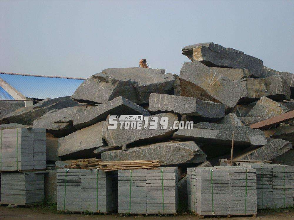 山東臨沂臨沭縣（“東盤青”芝麻灰、白麻）石材介紹