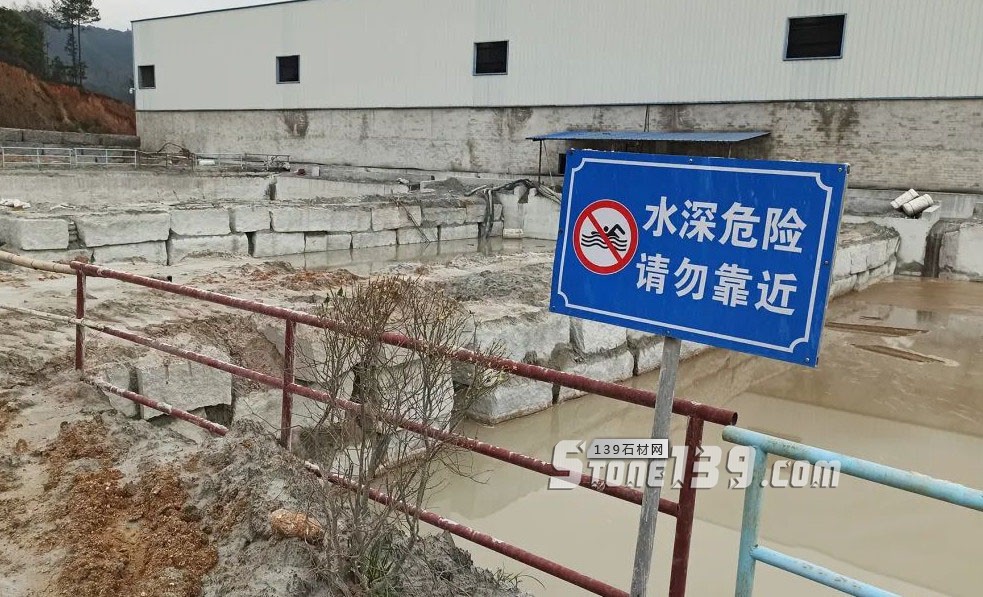 廣西資源縣縣長調(diào)研資源縣石材產(chǎn)業(yè)復(fù)工復(fù)產(chǎn)、發(fā)展整改等工作，附海浪花 浪花白  資江灰產(chǎn)品欣賞！