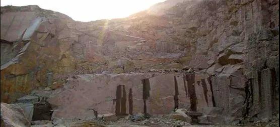 需融資4.5億“將軍紅”花崗巖礦權(quán)轉(zhuǎn)讓！附：平邑花崗巖“將軍紅”名稱的來歷！