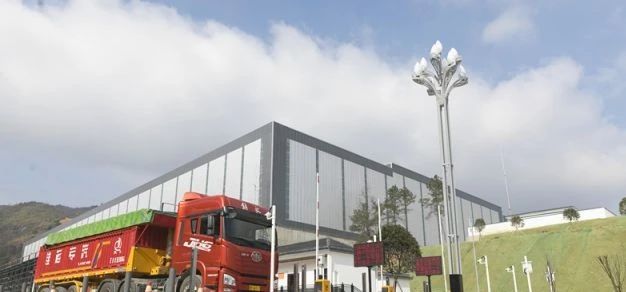 花崗巖礦山預(yù)可采礦石資源儲(chǔ)量9314.95萬(wàn)噸，湖南汨羅市川山坪鎮(zhèn)綠色礦山之路