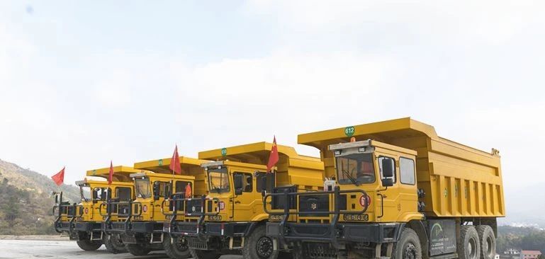 花崗巖礦山預(yù)可采礦石資源儲(chǔ)量9314.95萬(wàn)噸，湖南汨羅市川山坪鎮(zhèn)綠色礦山之路