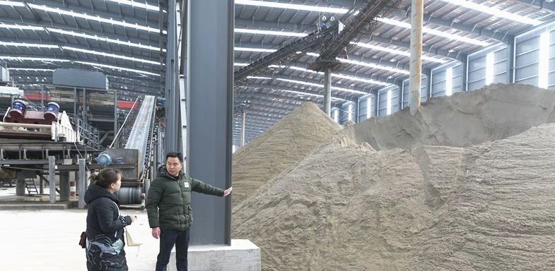 花崗巖礦山預(yù)可采礦石資源儲(chǔ)量9314.95萬(wàn)噸，湖南汨羅市川山坪鎮(zhèn)綠色礦山之路