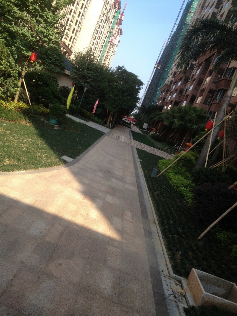 國產(chǎn)18款黃金麻vs國產(chǎn)14款黃銹石（金黃色與黃銹色）花崗巖大比拼！