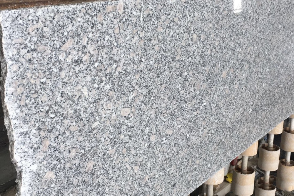 南陽地區(qū)梨花白梨花紅染色板直銷廠家-華翊石業(yè)