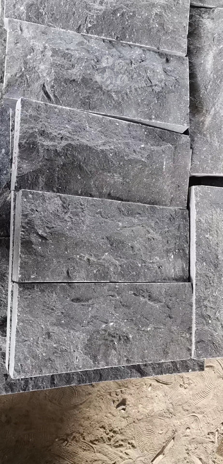 【廣西博洪石業】主營博白黑-猶如黑色夜空中金星在閃動