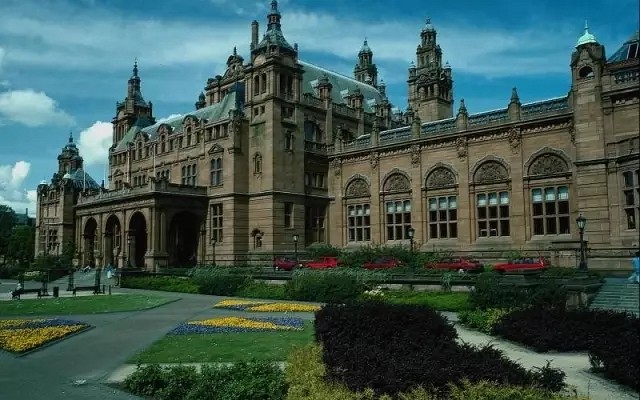 別墅外墻為何選石材（花崗巖）？經歷百年，石材外墻風采依舊