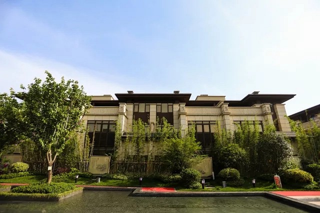 別墅外墻為何選石材（花崗巖）？經歷百年，石材外墻風采依舊