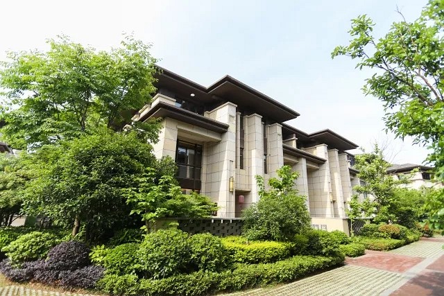 別墅外墻為何選石材（花崗巖）？經歷百年，石材外墻風采依舊