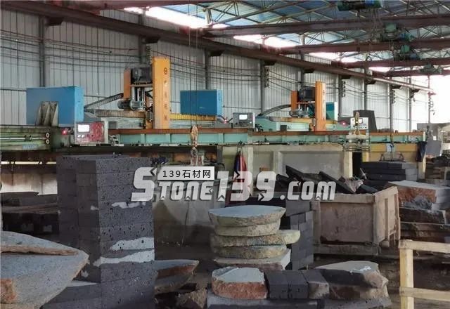 湛江雷州市自然資源局依法拆除13處違法石材場，附湛江黑石欣賞！