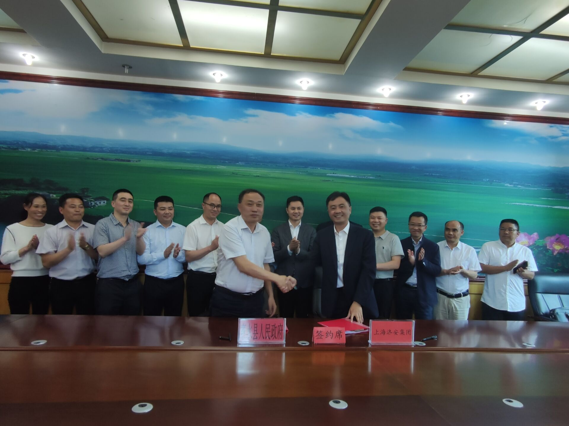 黔南新型石材加工及礦山廢料、尾渣循環利用綠色產業園區建設合作項目成功簽約