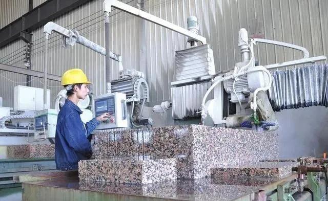 內(nèi)蒙古德嶺山鎮(zhèn)總投資約4712萬元石材加工建設(shè)項(xiàng)目來了！附蒙古黑、大漠黑欣賞