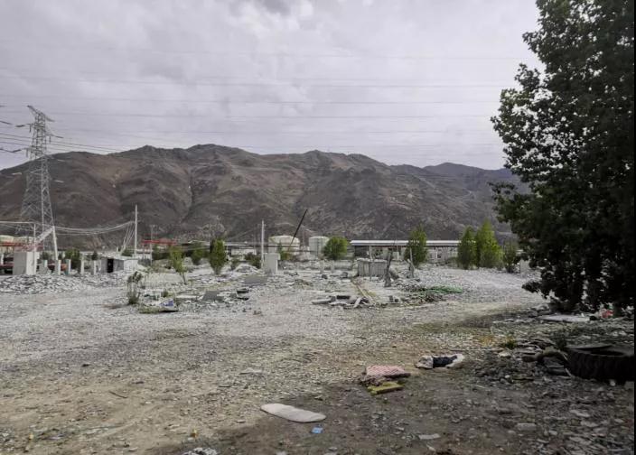 拉薩市堆龍德慶區乃瓊街道推進石材加工廠片區搬離