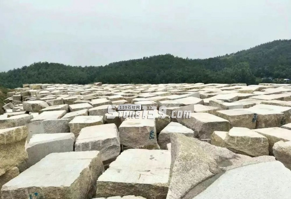 (隨州白麻黃金麻產(chǎn)地)吳山鎮(zhèn)嚴(yán)禁私人外賣荒料,否則一律沒收!