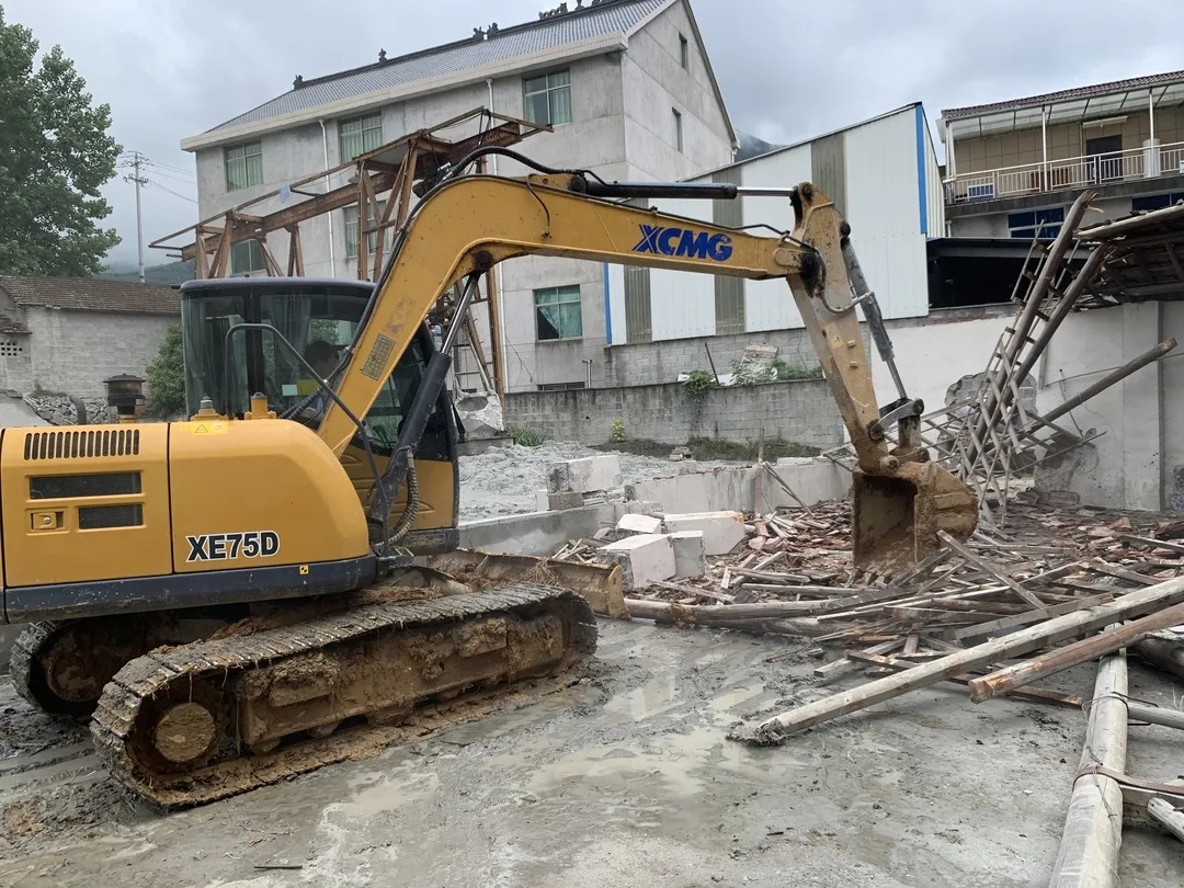 （浙江654產地）桐廬縣鐘山鄉繼續開展石材行業整治，推進石材企業拆除工作