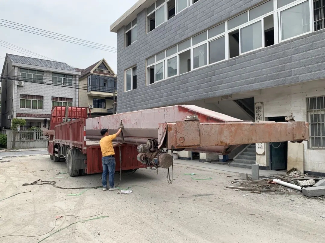 （浙江654產地）桐廬縣鐘山鄉繼續開展石材行業整治，推進石材企業拆除工作