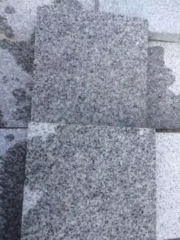 【圣輝石材】主營新老礦的芝麻黑、芝麻灰、芝麻白、銹石、蝦紅、泉州紅