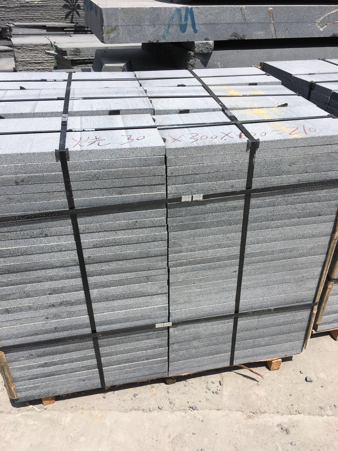 【恒鑨竽杰石材】主營花崗巖江西紅、新老礦芝麻黑654#