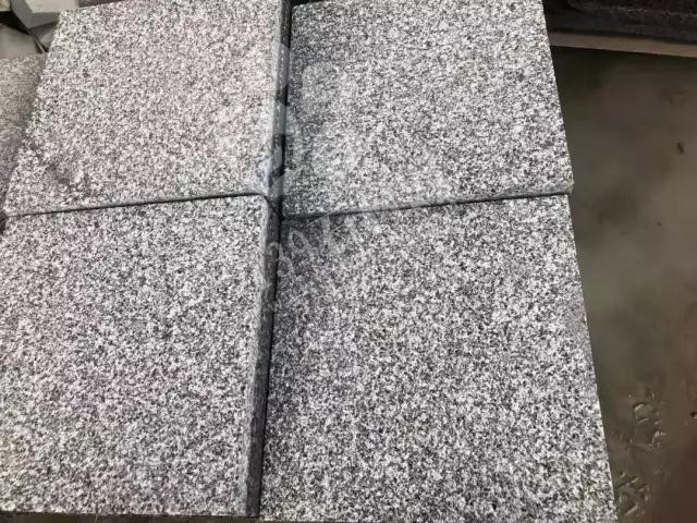 廣西鐘山縣人大副主任到花山鄉(xiāng)花崗巖礦山調(diào)研，附鐘山青（廣西芝麻黑）欣賞！