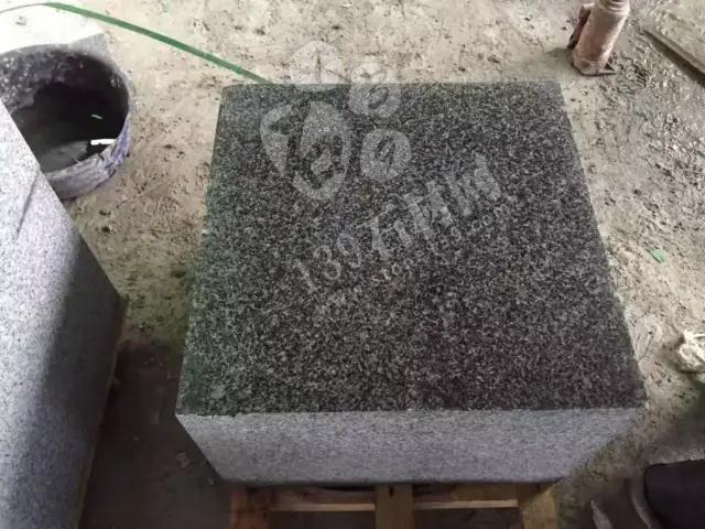 廣西鐘山縣人大副主任到花山鄉(xiāng)花崗巖礦山調(diào)研，附鐘山青（廣西芝麻黑）欣賞！