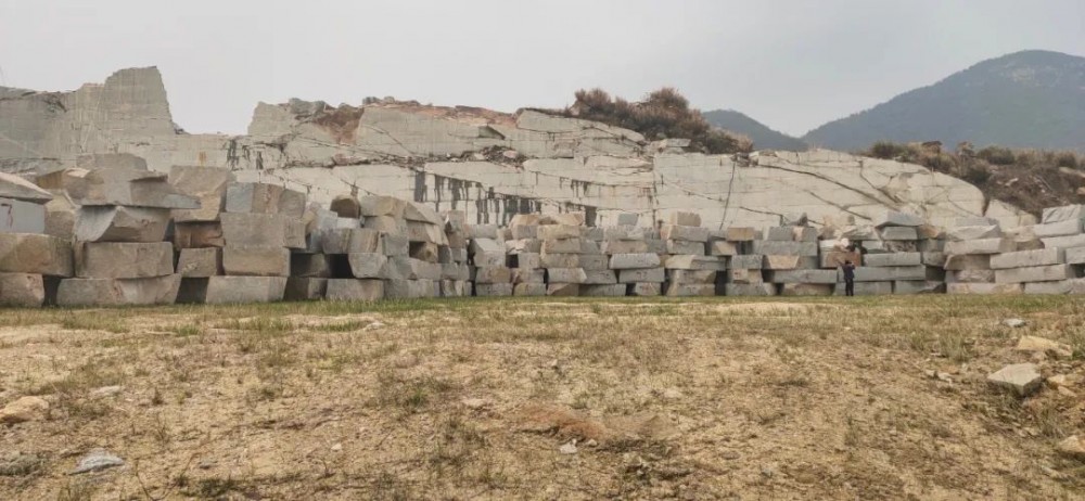 6604.4立方米花崗巖石材荒料最低價處置！明天開拍千萬別錯過！