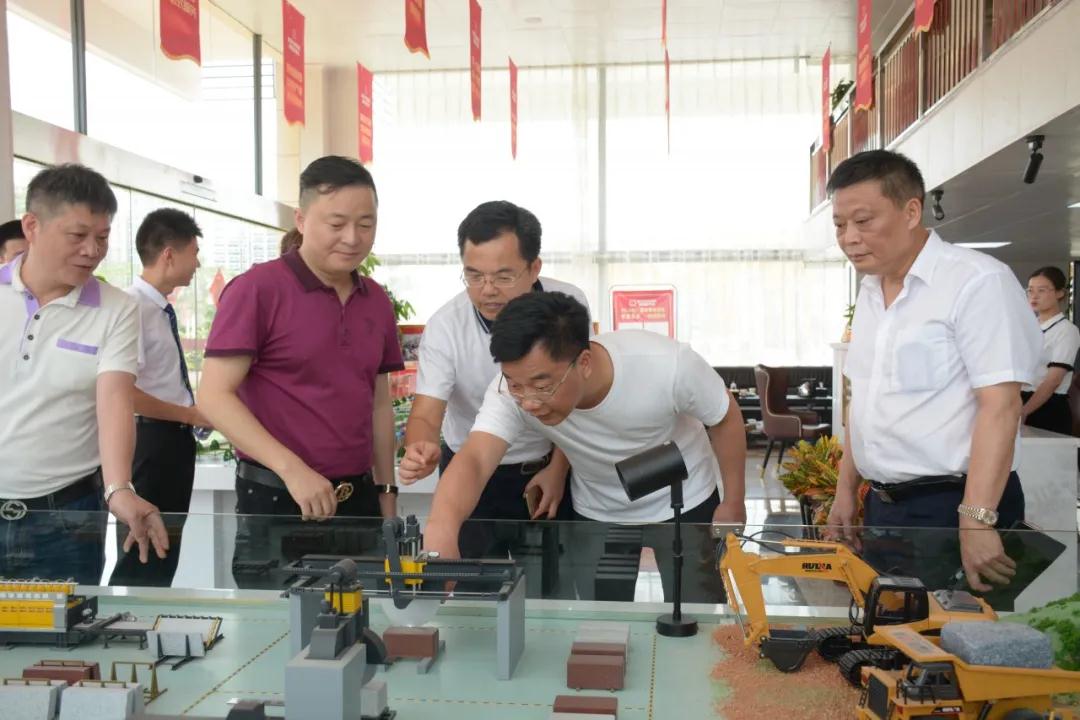 紫金礦業(yè)集團工會副主席任雨華一行到石材機械輔料產(chǎn)業(yè)聯(lián)合會調(diào)研