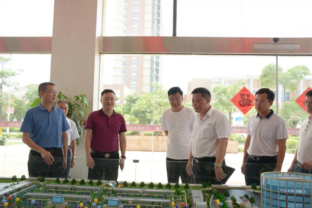 紫金礦業(yè)集團工會副主席任雨華一行到石材機械輔料產(chǎn)業(yè)聯(lián)合會調(diào)研