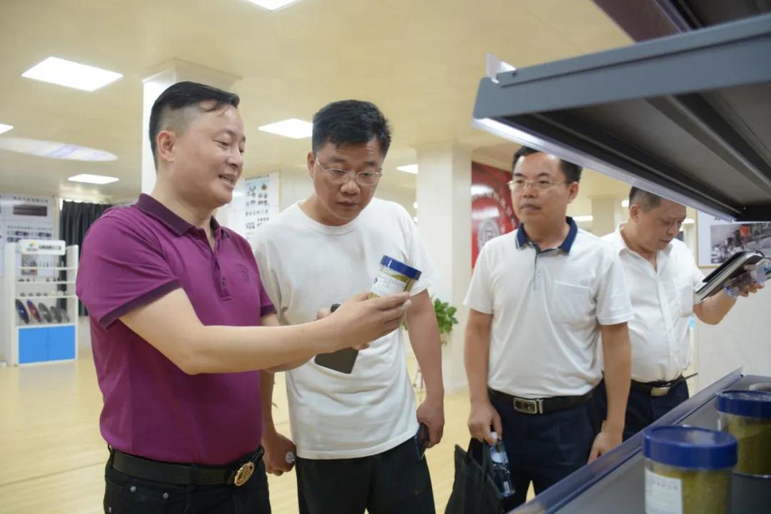 紫金礦業(yè)集團工會副主席任雨華一行到石材機械輔料產(chǎn)業(yè)聯(lián)合會調(diào)研