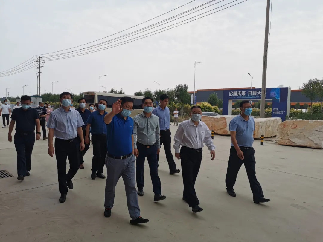 河北滄州市副市長張文閣對黃驊港華業石材新城進行考察調研活動