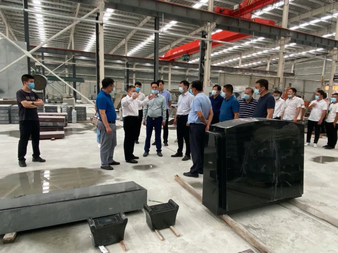 河北滄州市副市長張文閣對黃驊港華業石材新城進行考察調研活動