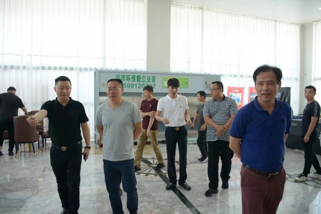 貴州六盤水高新區領導一行考察調研石材機械輔料展貿城項目