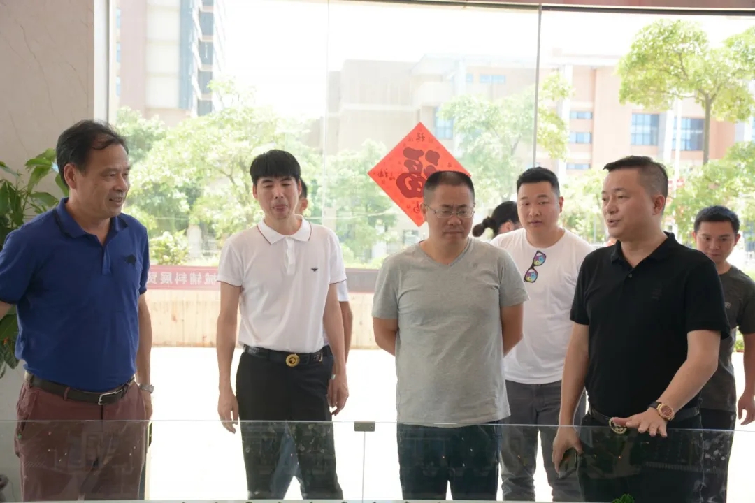 貴州六盤水高新區領導一行考察調研石材機械輔料展貿城項目