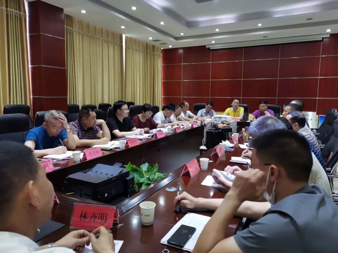 湖南郴州市宜章縣委副書記縣長張潤槐率隊赴麻城考察石材產業園區建設經驗