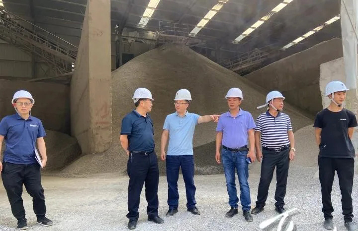 重慶巫山縣副縣長陳恭福率隊開展露天非煤礦山安全生產監(jiān)督檢查