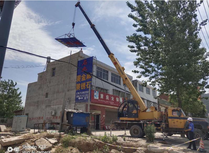 湖北麻城市進行石材產業園沿線戶外廣告牌進行了專項整治