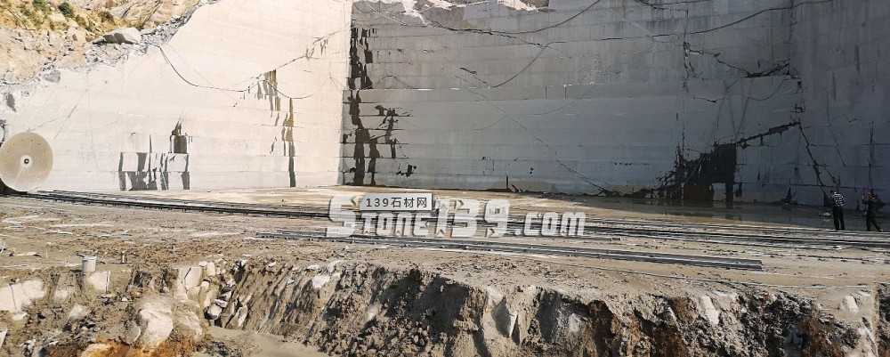 廣西芝麻黑（鐘山青）礦區一手報價！可完美替代福建長泰G654！