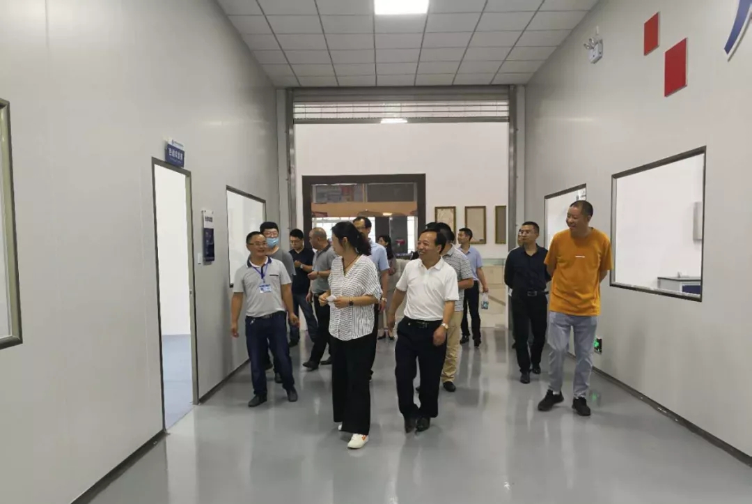 國家石材監(jiān)督檢驗中心領(lǐng)導(dǎo)蒞臨貴州省石材產(chǎn)品檢測中心視察指導(dǎo)工作