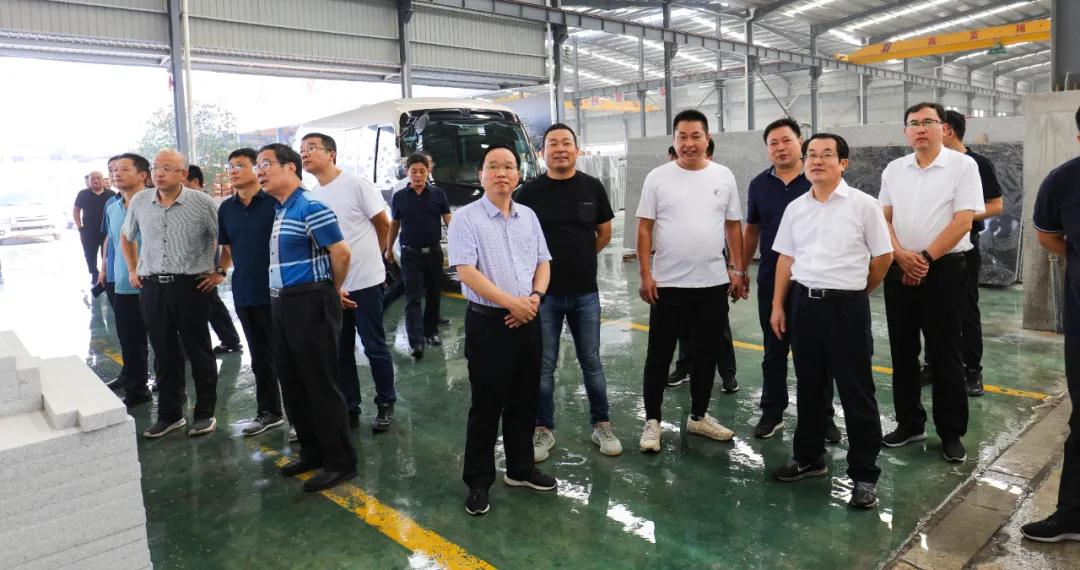 山東五蓮縣委書記馬維強一行蒞臨中部（麻城）石材產(chǎn)業(yè)園考察學(xué)習(xí)