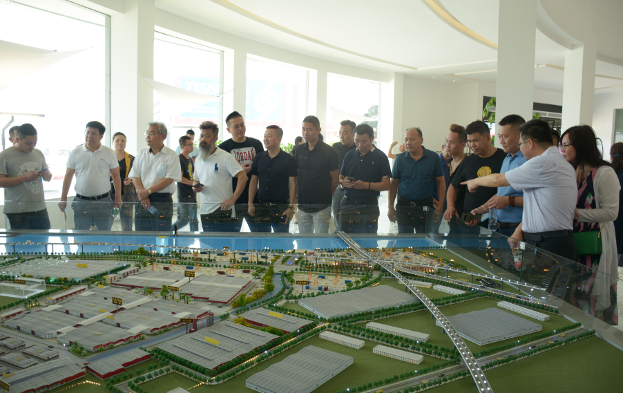 全國(guó)工商聯(lián)石材業(yè)商會(huì)四屆二次會(huì)長(zhǎng)（擴(kuò)大）會(huì)議在海西石材城成功召開