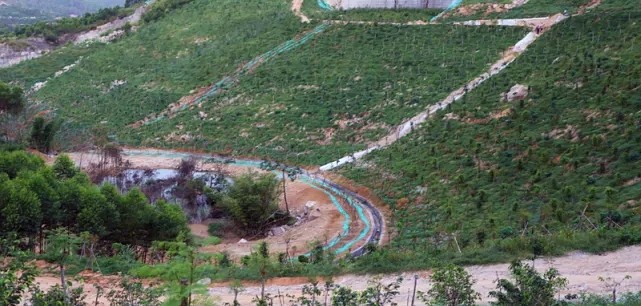 漳浦問題礦山生態(tài)圓滿修復(fù)，全縣石材企升級(jí)27家企業(yè)復(fù)電復(fù)產(chǎn)，獲中國環(huán)境報(bào)好評(píng)