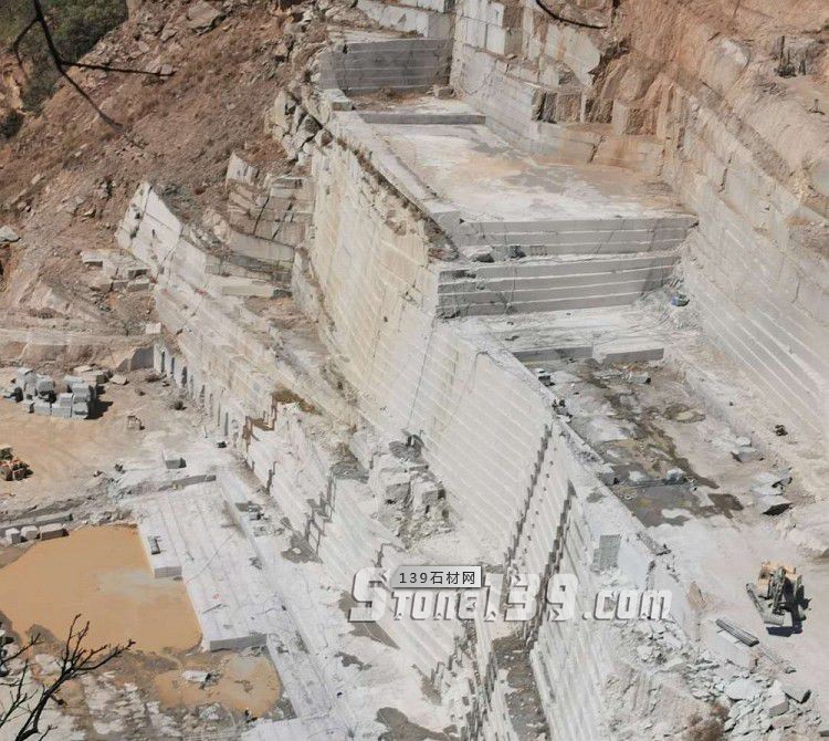 豹皮花產(chǎn)地四川米易縣花崗石儲量達1.2億立方米以上