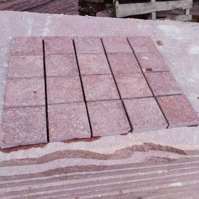 紅色小方塊地鋪燒面馬蹄石