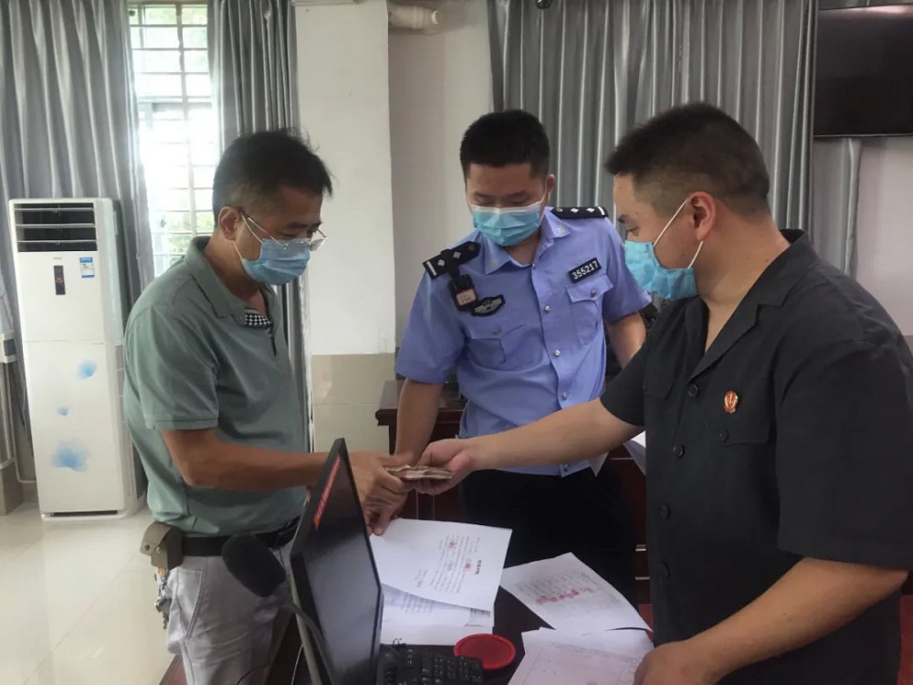 時隔4年!福建南安52名工人追回近135萬被欠工資