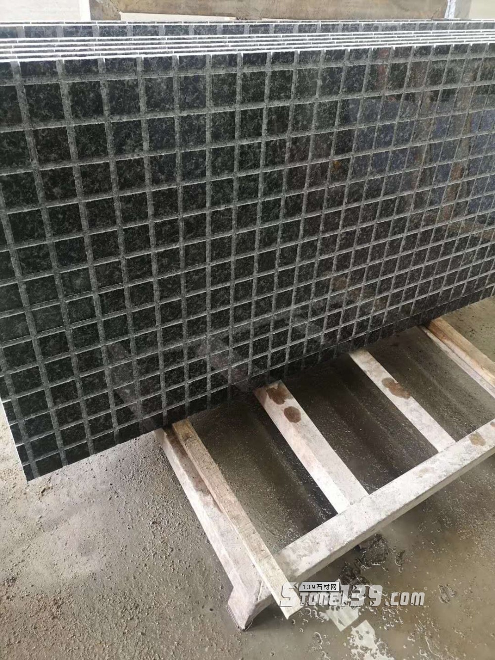 四川冰花蘭石材的特點和優點介紹