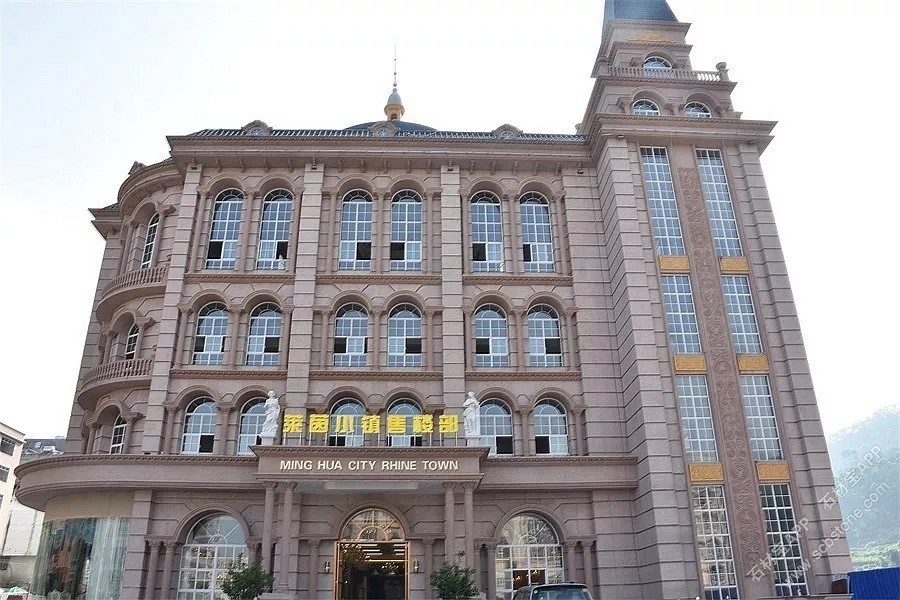 「楓葉紅」外墻干掛，打造“紅色宮殿”，花崗巖工程裝飾無可替代