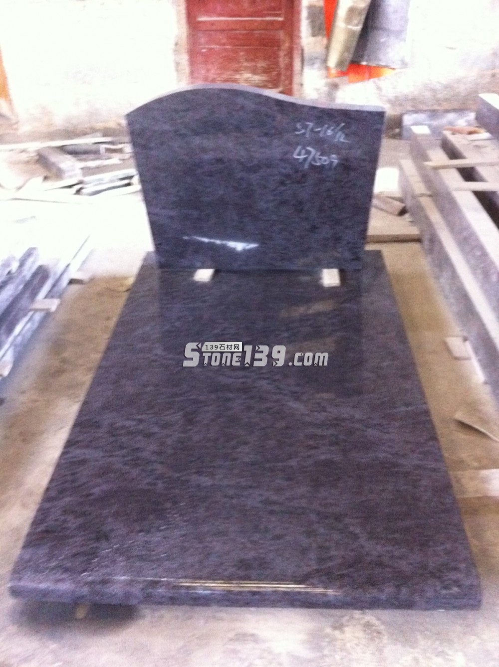 花崗石何以成為制作墓碑和紀念碑的主要材料？