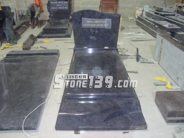 花崗石何以成為制作墓碑和紀念碑的主要材料？