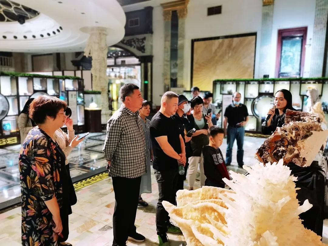 “石文化 中國夢”創意文案與多媒體攝影大賽迎來第三批大規模采風活動